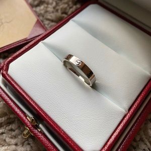 WHITE GOLD LOVE WEDDING BAND
